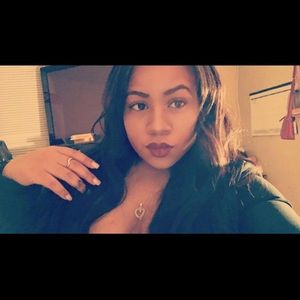 Meet your Posher, Shakira